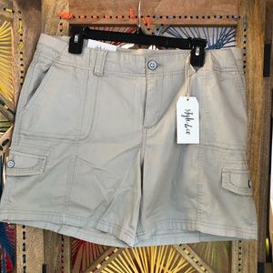 Women’s tan /Khaki shorts